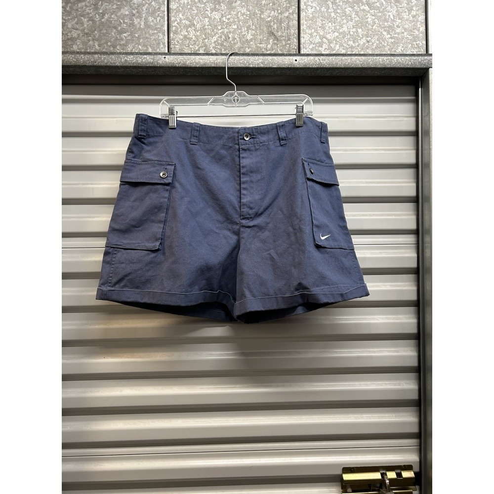 NWT Nike Standard Fit At knee Length Men's Short Pants Blue 40